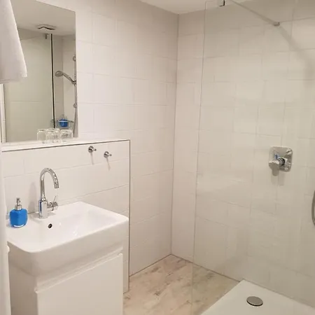 Buescher's Und Restaurant 3*