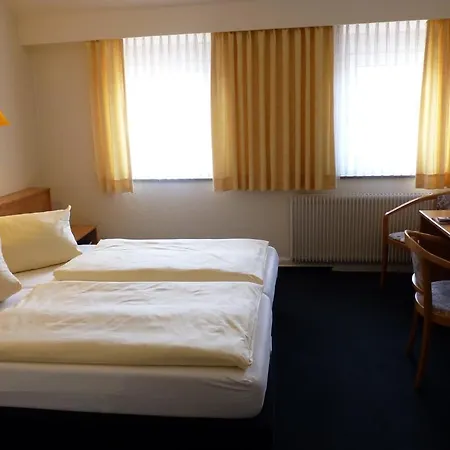 Hotel Buescher's Und Restaurant 3*