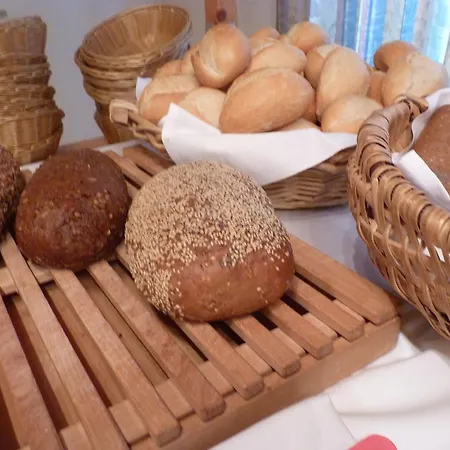 Buescher's Und Restaurant 3*